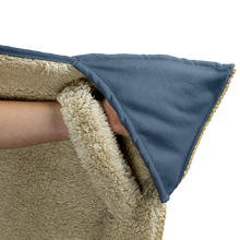 Laden Sie das Bild in den Galerie-Viewer, i70 West Sunset - Hooded Blanket