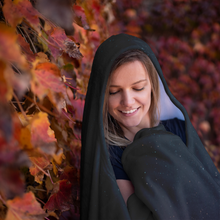 Laden Sie das Bild in den Galerie-Viewer, Camping Sky - Hooded Blanket - UrbanImpression