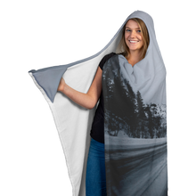 Laden Sie das Bild in den Galerie-Viewer, Colorado Winter Drive - Hooded Blanket