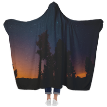 Laden Sie das Bild in den Galerie-Viewer, Camping Sky - Hooded Blanket - UrbanImpression