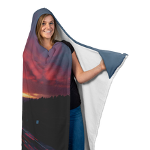 Laden Sie das Bild in den Galerie-Viewer, i70 West Sunset - Hooded Blanket
