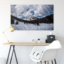 Laden Sie das Bild in den Galerie-Viewer, Snowy Mountain - Flag