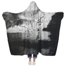 Load image into Gallery viewer, Water Splash - Hooded Blanket