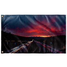 Laden Sie das Bild in den Galerie-Viewer, i70 West Sunset - Flag - UrbanImpression