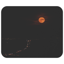 Laden Sie das Bild in den Galerie-Viewer, Full Moon Hwy 36 - Mousepad