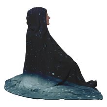 Cargar imagen en el visor de la galería, Snow Storm - Hooded Blanket