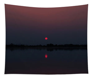 Red Sun Reflection - Tapestry