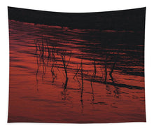 Laden Sie das Bild in den Galerie-Viewer, Sunrise Reflection - Tapestry